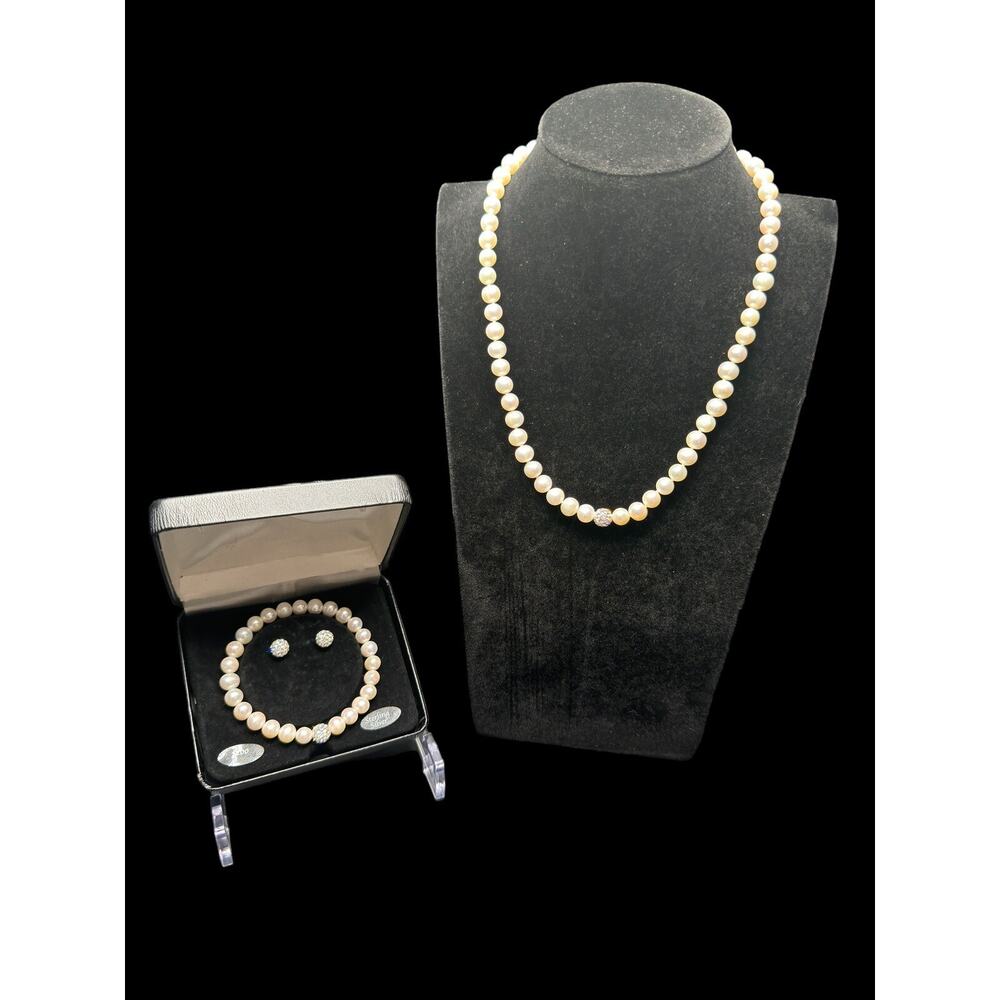 NWT Cultured Pearl Set With Necklace, Bracelet And Earrings